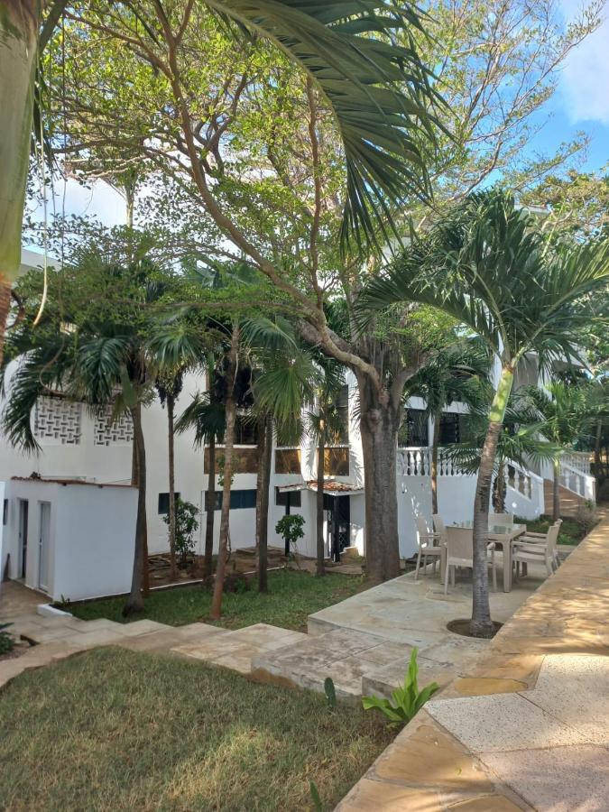 Maasai Villas Момбаса Экстерьер фото