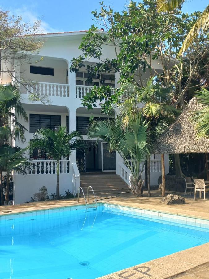 Maasai Villas Момбаса Экстерьер фото